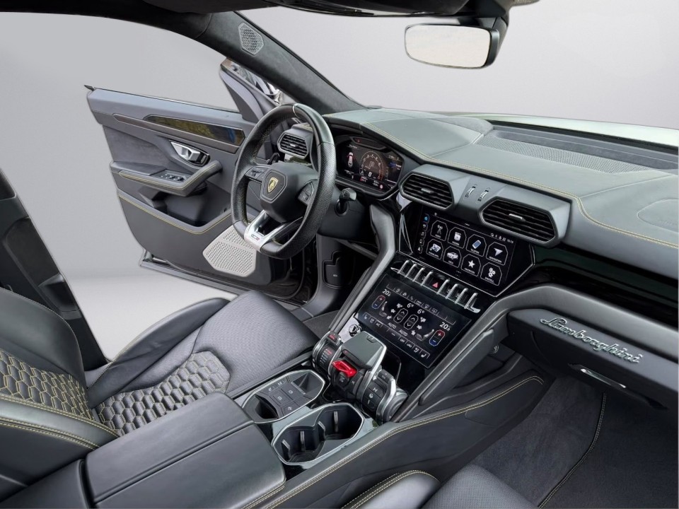 Lamborghini URUS - foto 20
