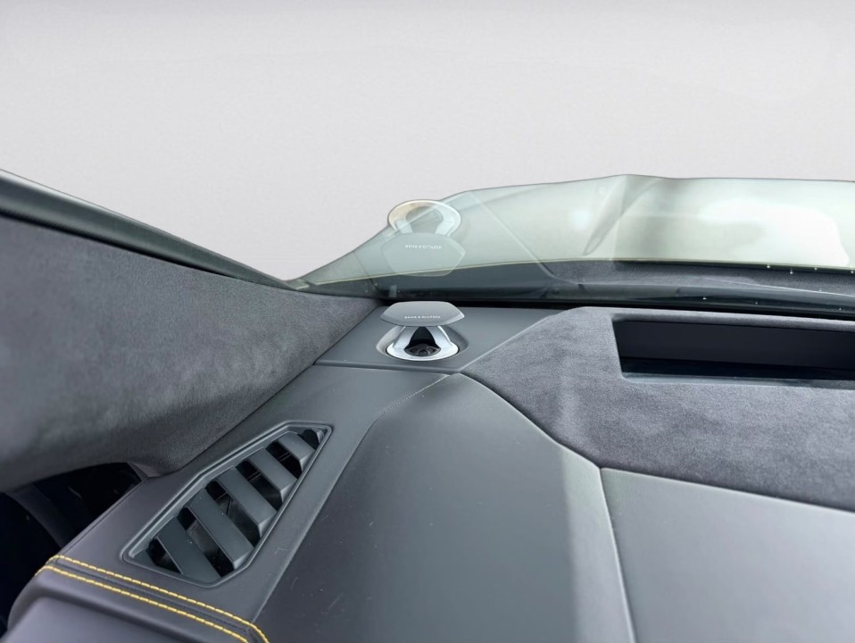 Lamborghini URUS - foto 33