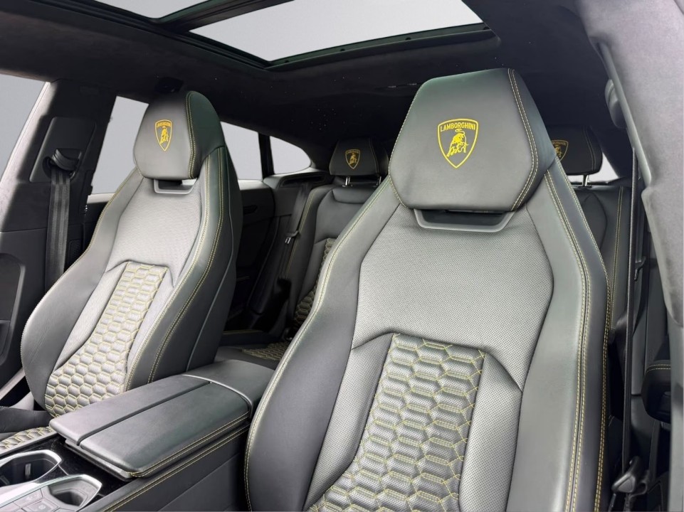Lamborghini URUS - foto 26