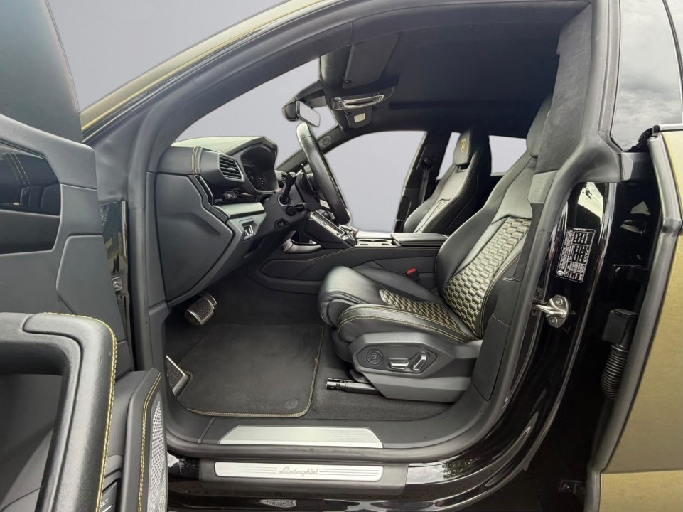 Lamborghini URUS - foto 21