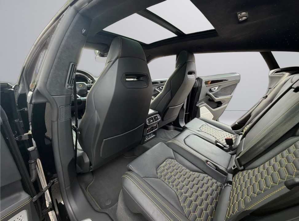 Lamborghini URUS - foto 28