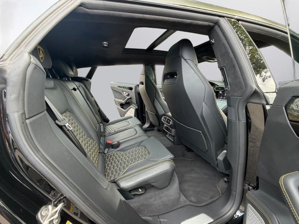 Lamborghini URUS - foto 27