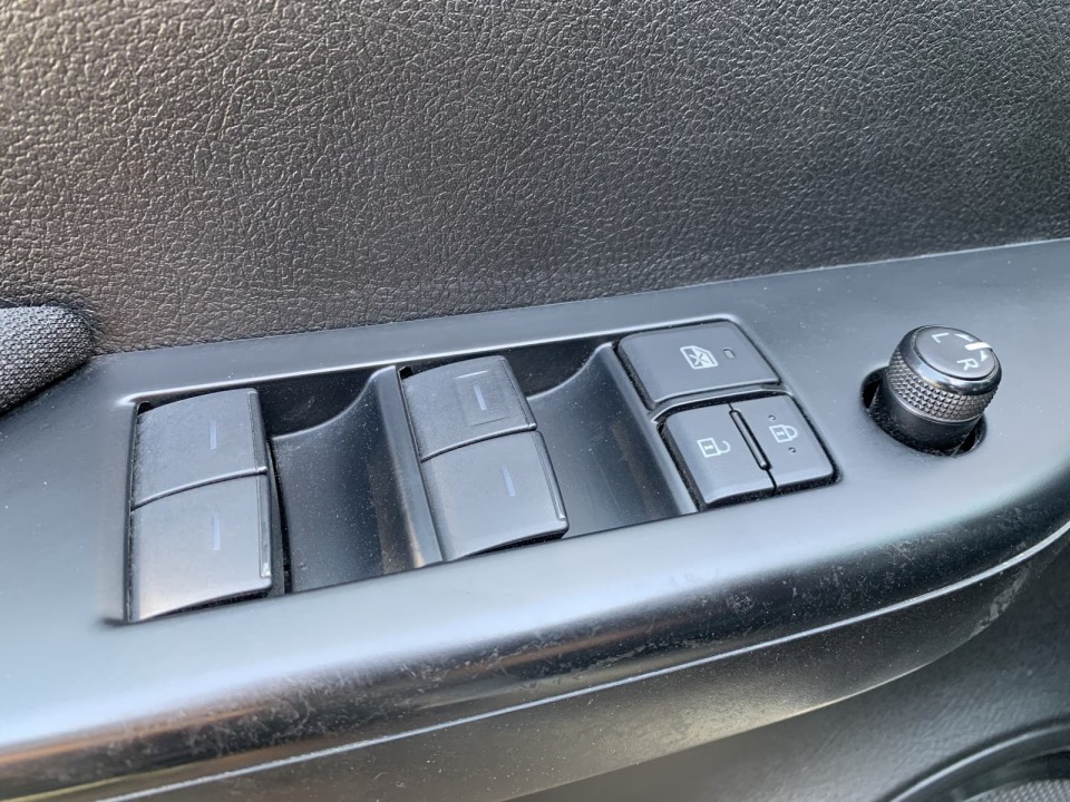 Toyota Hilux 2,4D - foto 12