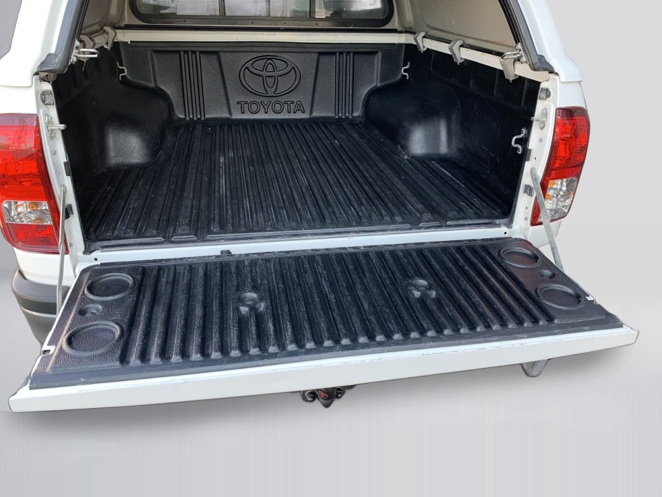 Toyota Hilux 2,4D - foto 15