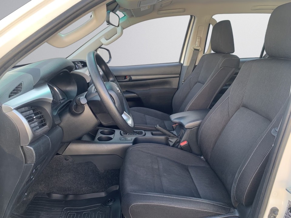 Toyota Hilux 2,4D - foto 7