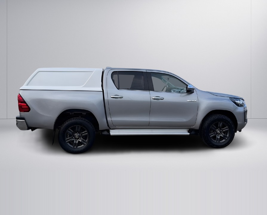 Toyota Hilux 2,4D Comfort (3)