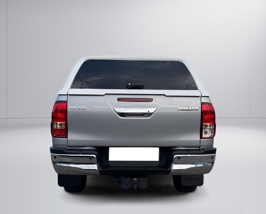 Toyota Hilux 2,4D Comfort (5)