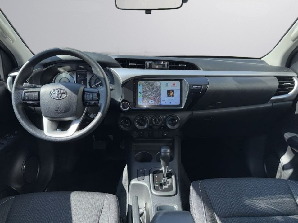 Toyota Hilux 2.4D - foto 8