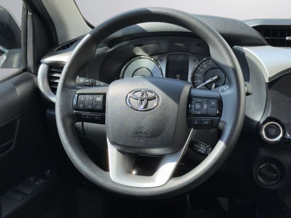 Toyota Hilux 2.4D - foto 7