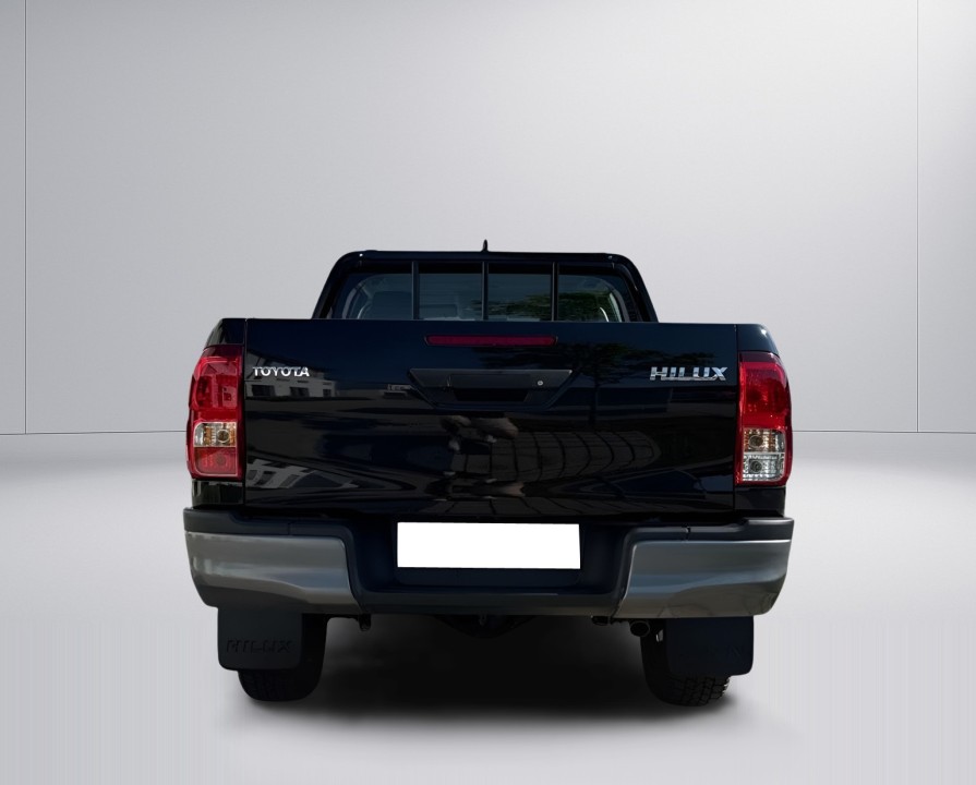Toyota Hilux 2.4D (3)