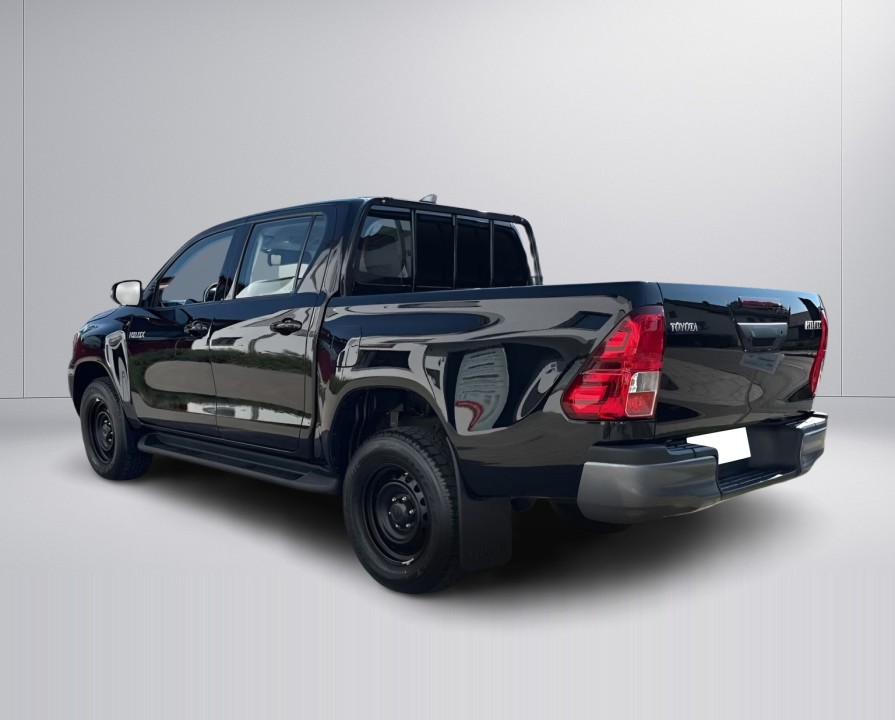 Toyota Hilux 2.4D (4)