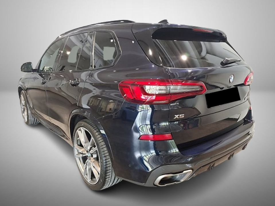 BMW X5 M50D (3)