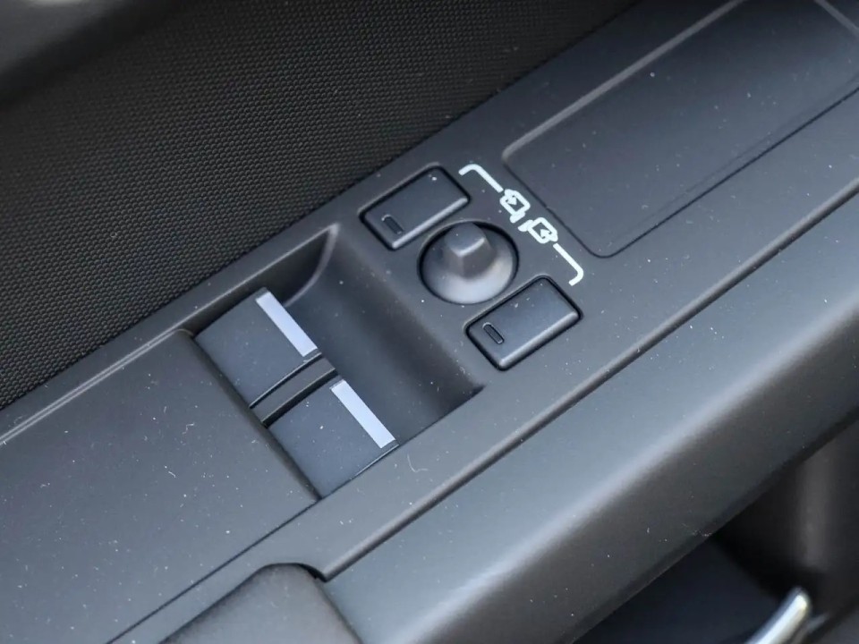 Land Rover Defender 90 S - foto 12