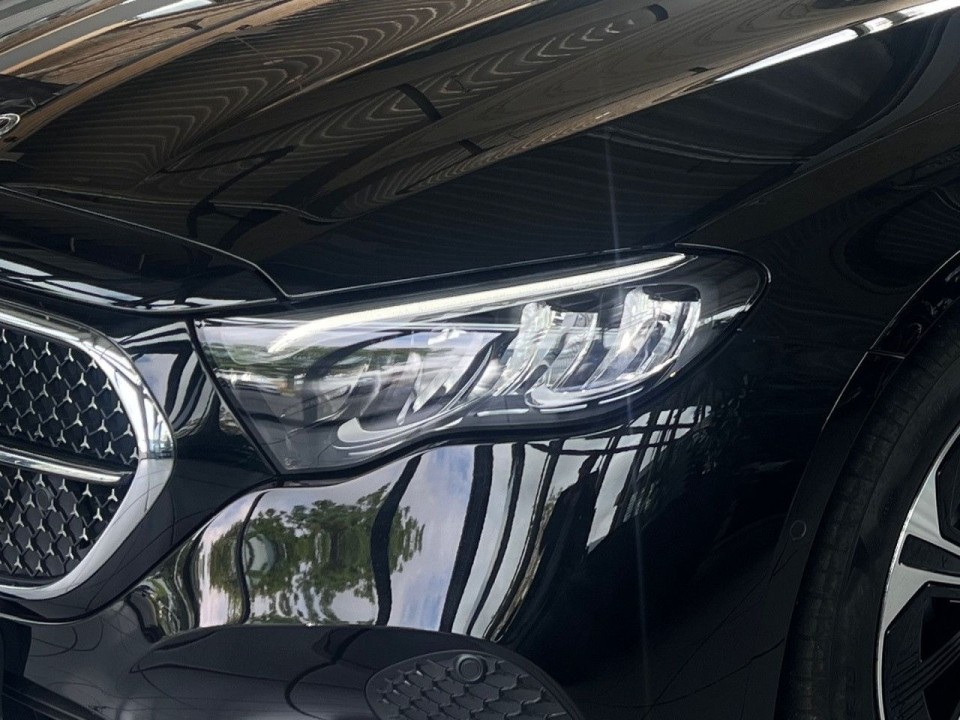 Mercedes-Benz E 300e Avantgarde - foto 31