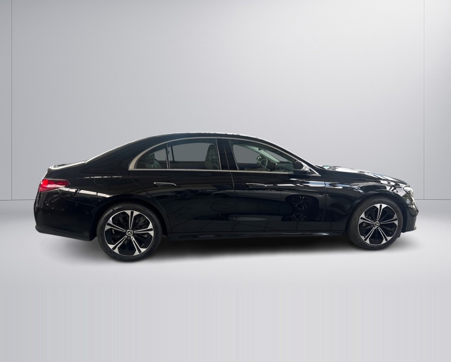 Mercedes-Benz E 300e Avantgarde (2)