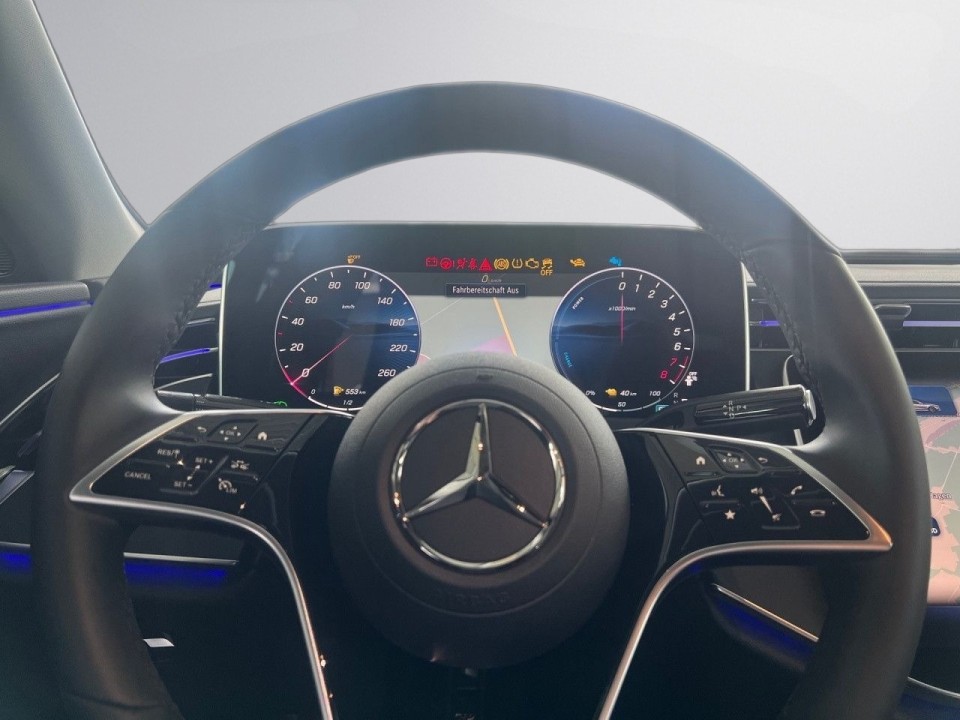 Mercedes-Benz E 300e Avantgarde - foto 12