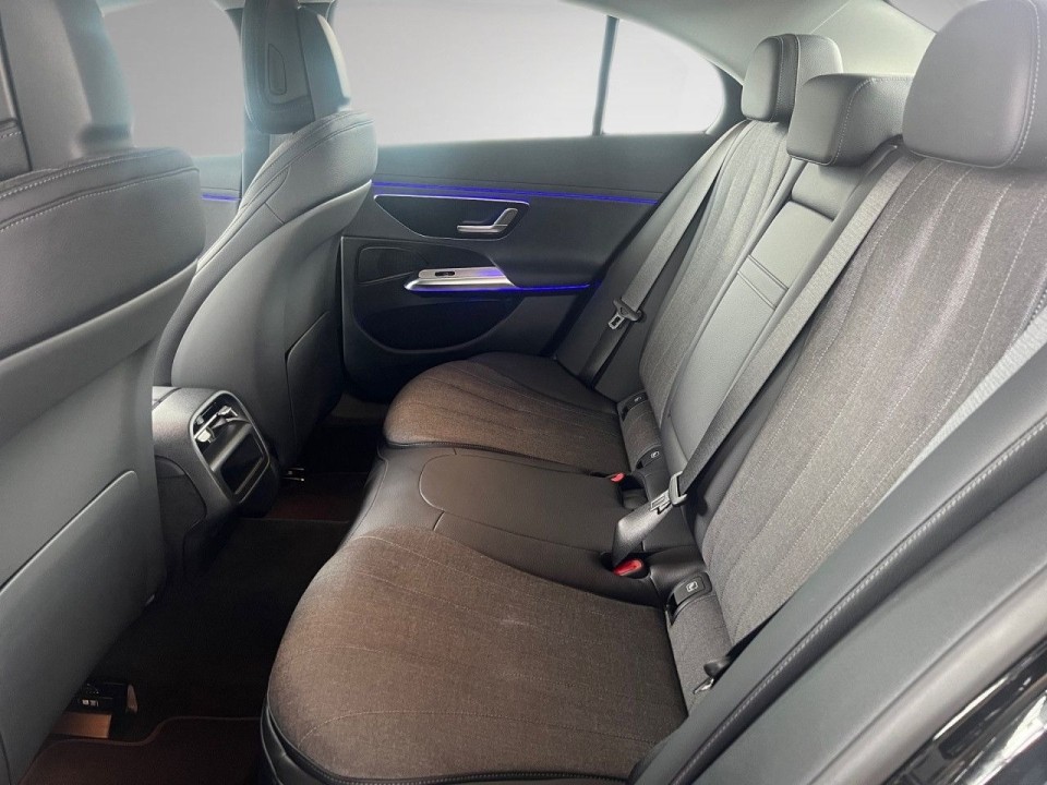 Mercedes-Benz E 300e Avantgarde - foto 24
