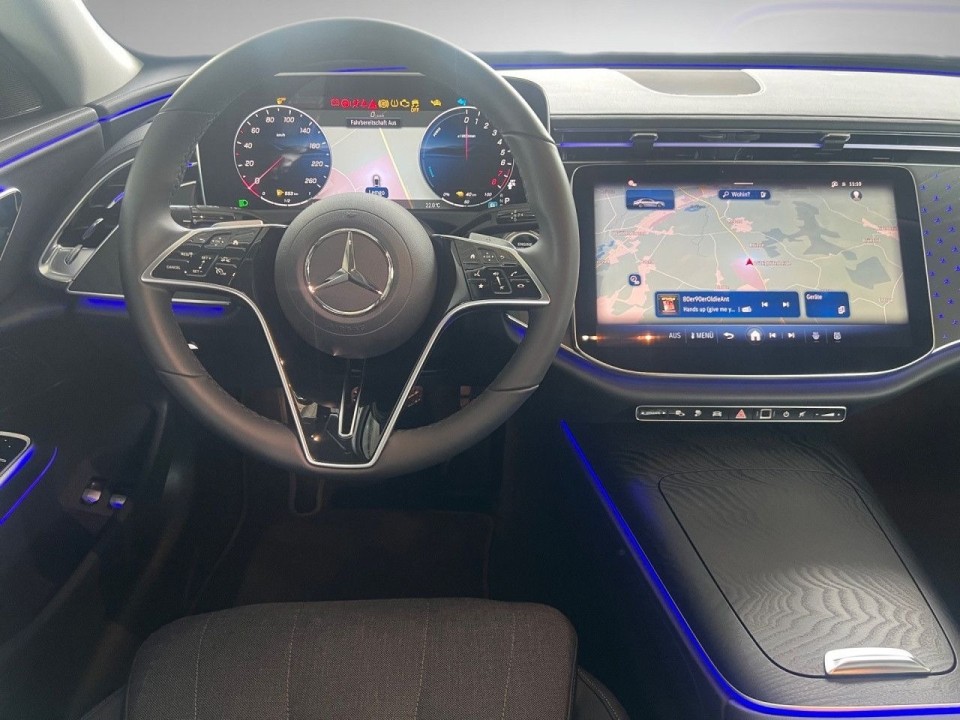 Mercedes-Benz E 300e Avantgarde - foto 11