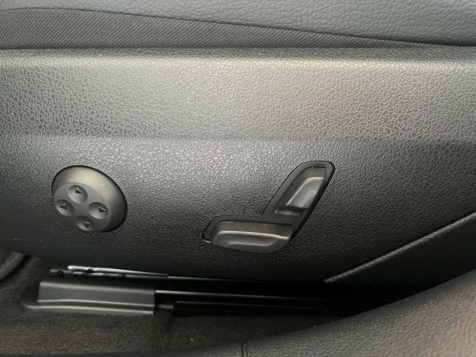 Mercedes-Benz E 300e Avantgarde - foto 29