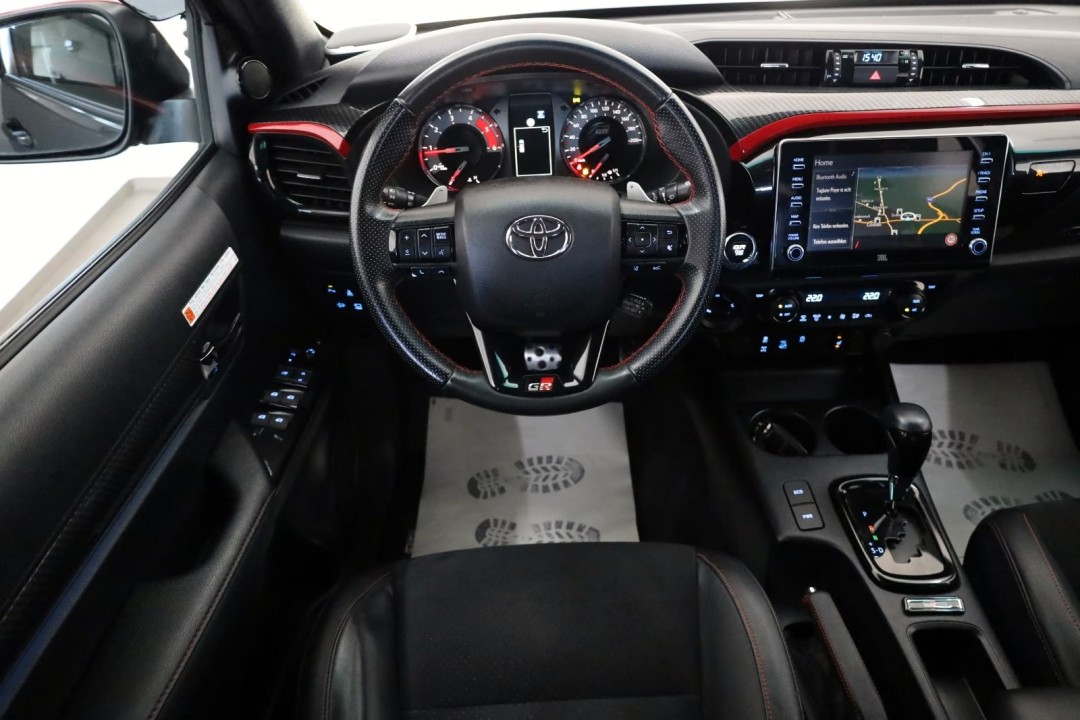 Toyota Hilux 2.8 D-4D GR Sport - foto 14