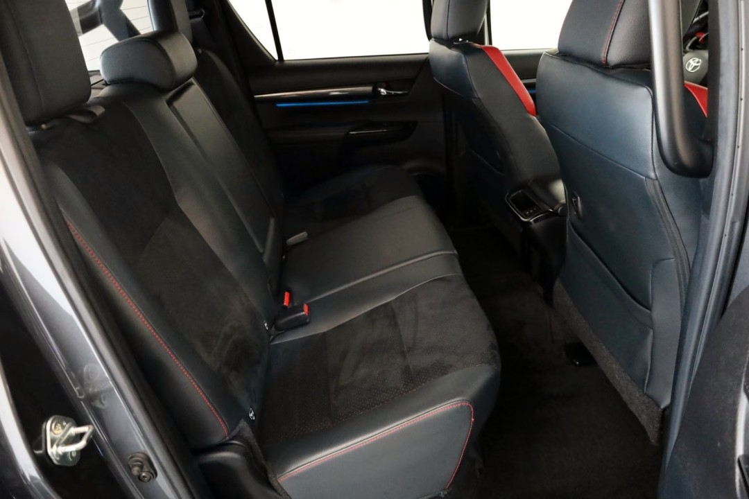 Toyota Hilux 2.8 D-4D GR Sport - foto 29