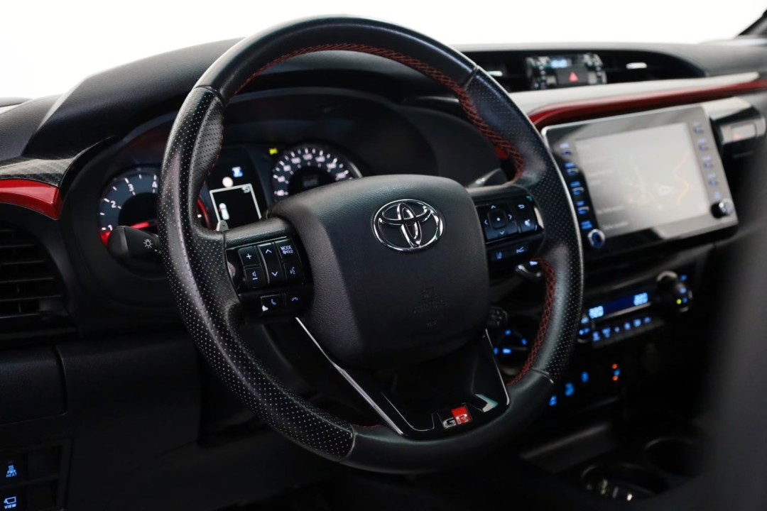 Toyota Hilux 2.8 D-4D GR Sport - foto 13