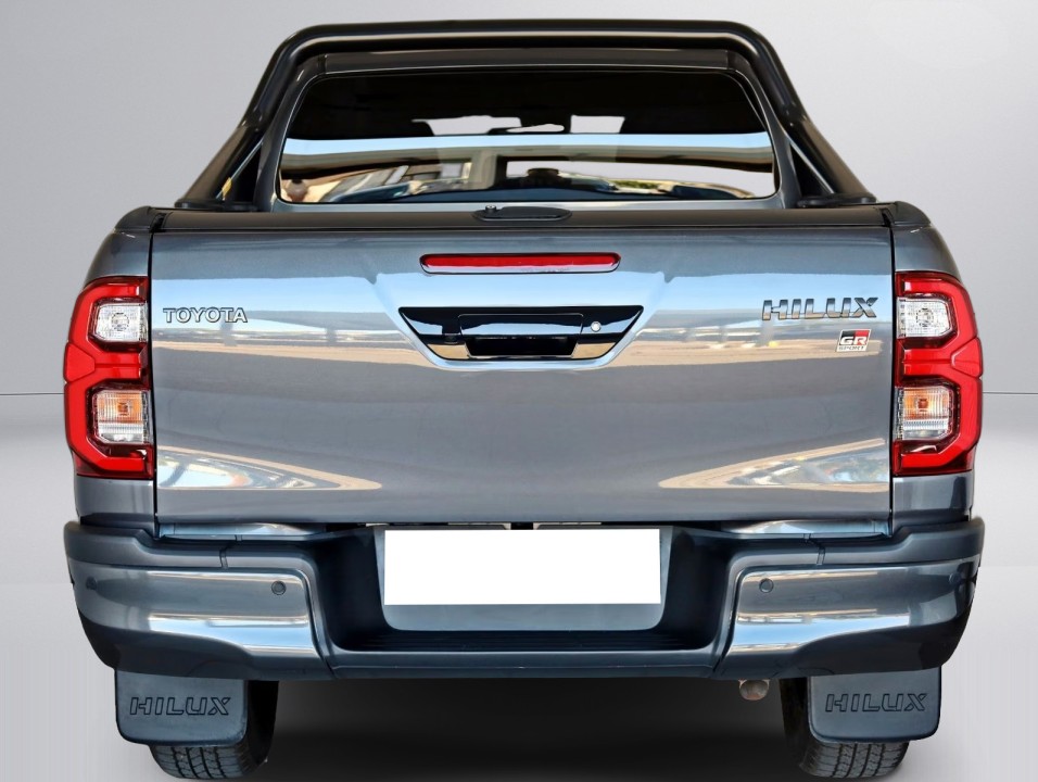 Toyota Hilux 2.8 D-4D GR Sport (5)