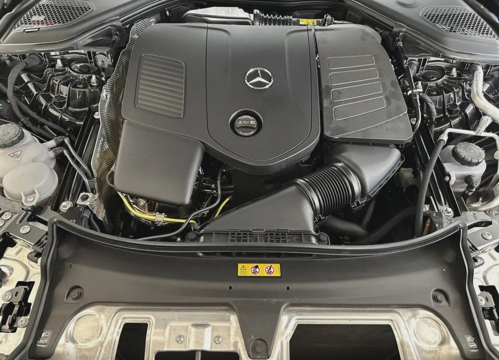 Mercedes-Benz E 300e AMG Line - foto 11