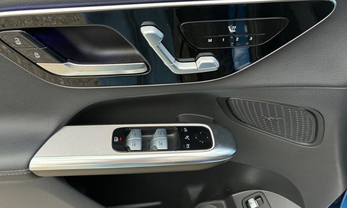 Mercedes-Benz GLC 300e 4MATIC AMG Line - foto 11