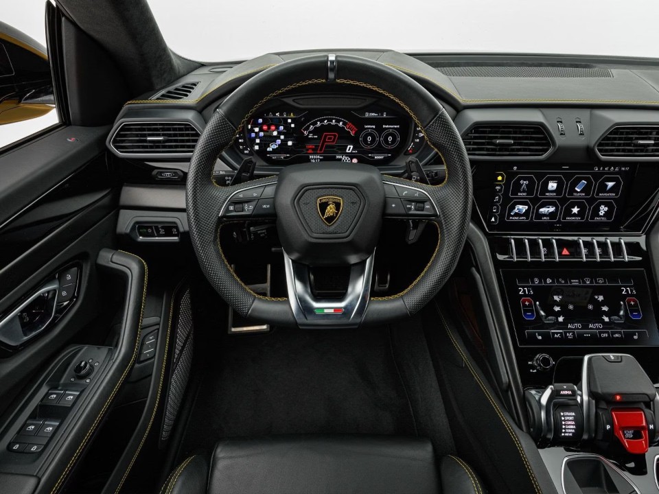 Lamborghini URUS - foto 16