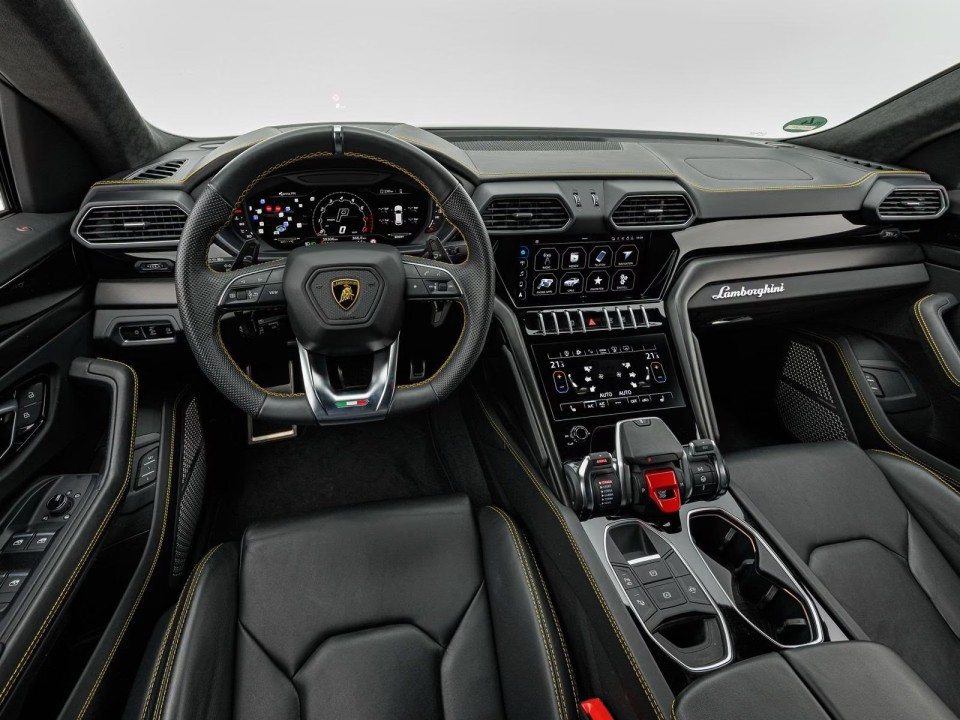 Lamborghini URUS - foto 15