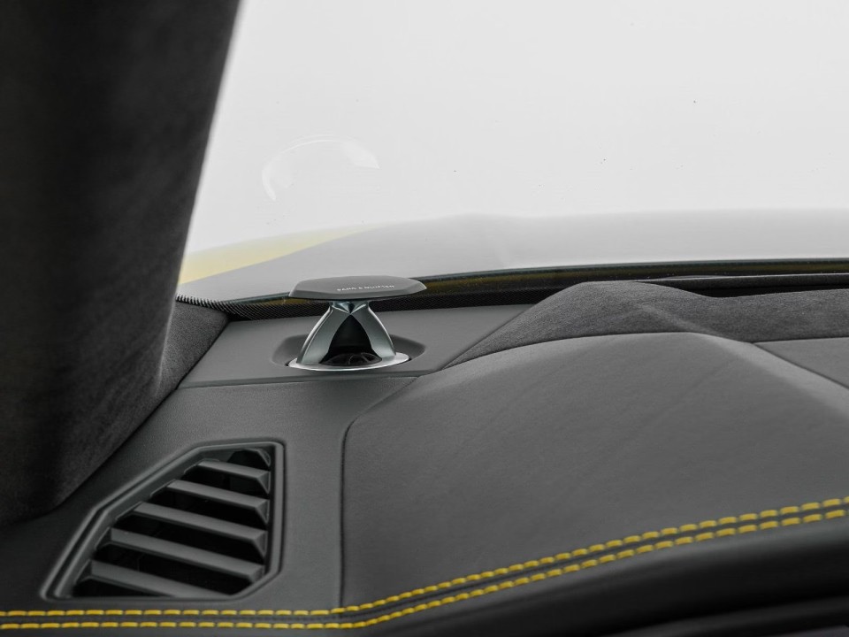 Lamborghini URUS - foto 22