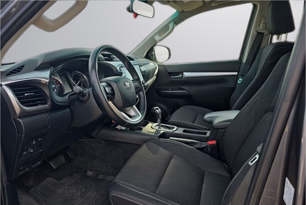 Toyota Hilux 2.8D - foto 6
