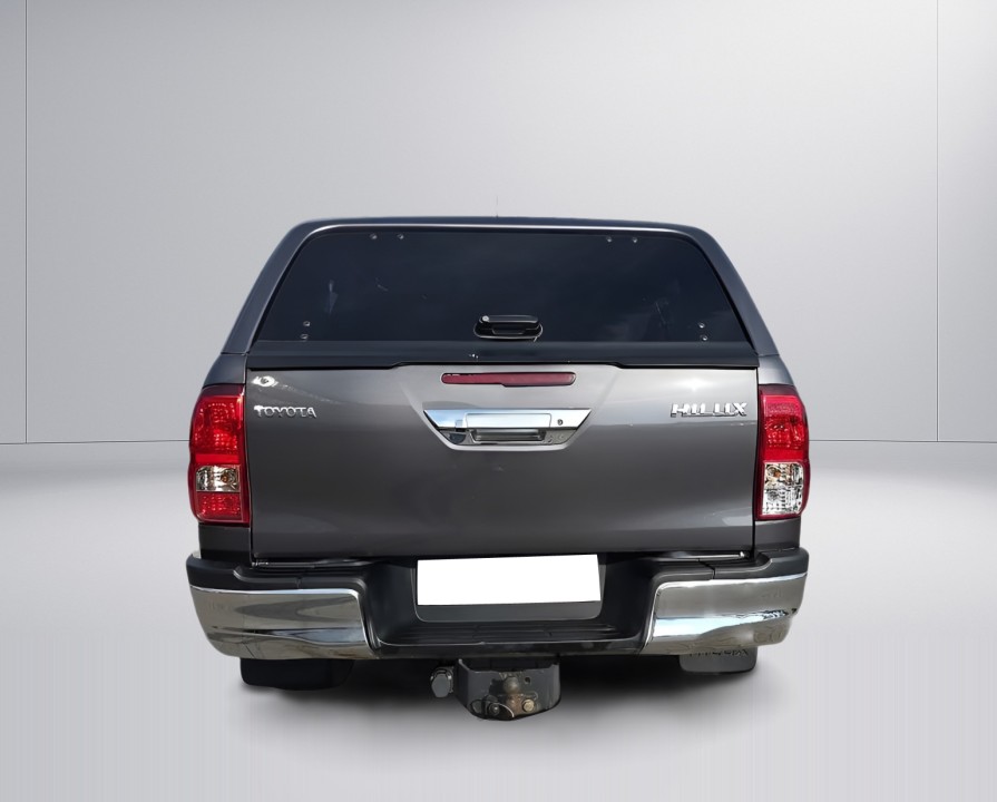 Toyota Hilux 2.8D (4)