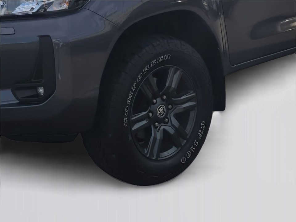 Toyota Hilux 2.8D - foto 17