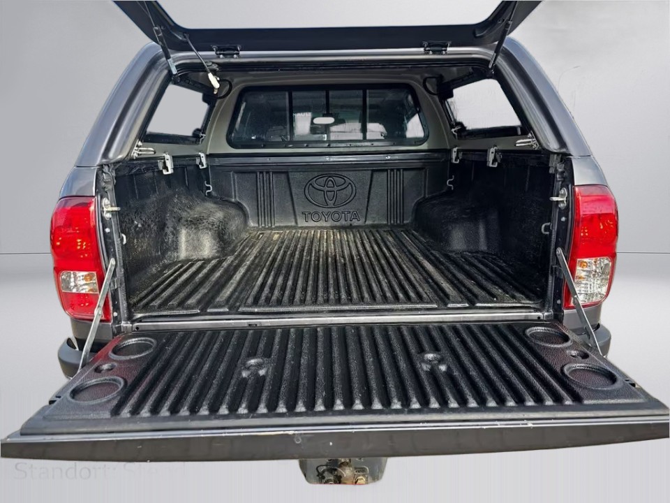 Toyota Hilux 2.8D - foto 16