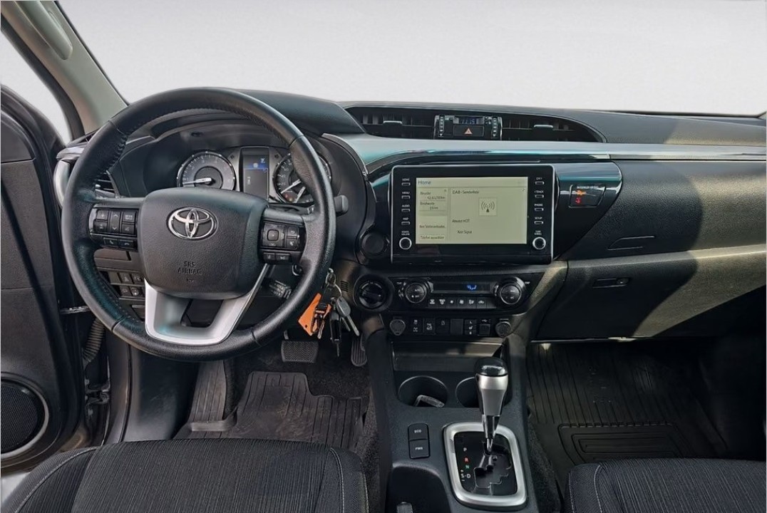Toyota Hilux 2.8D - foto 8
