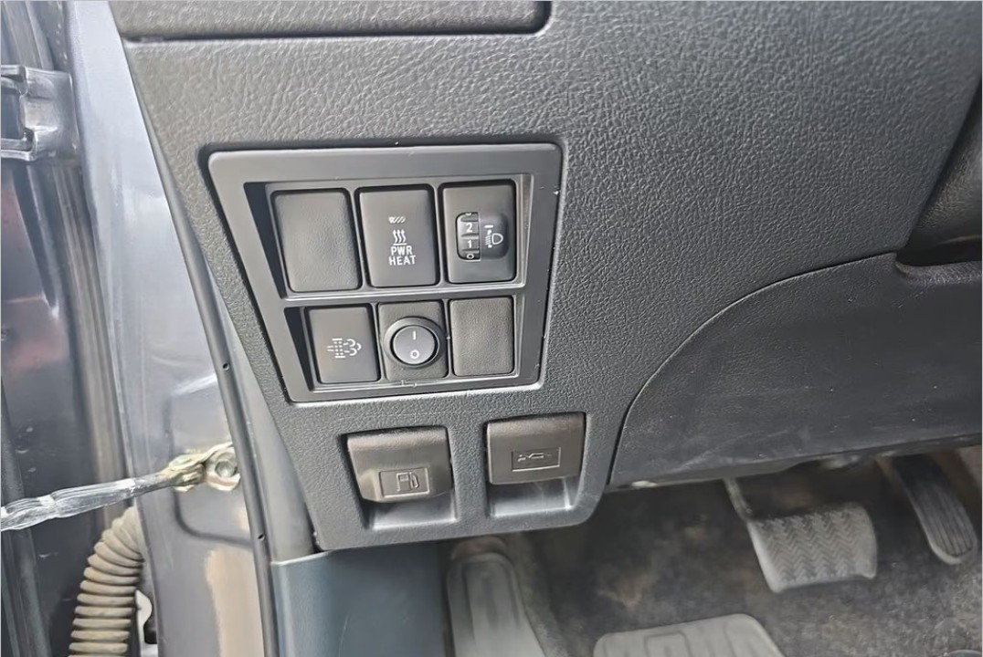 Toyota Hilux 2.8D - foto 12