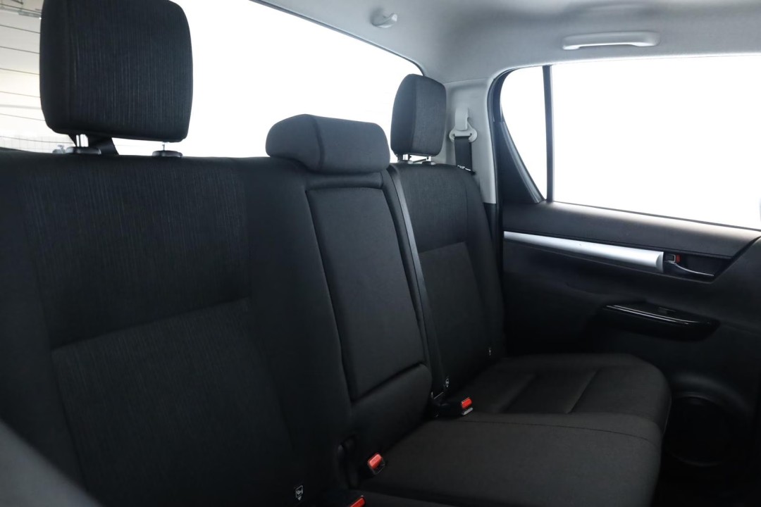 Toyota Hilux 2.8D Comfort - foto 14