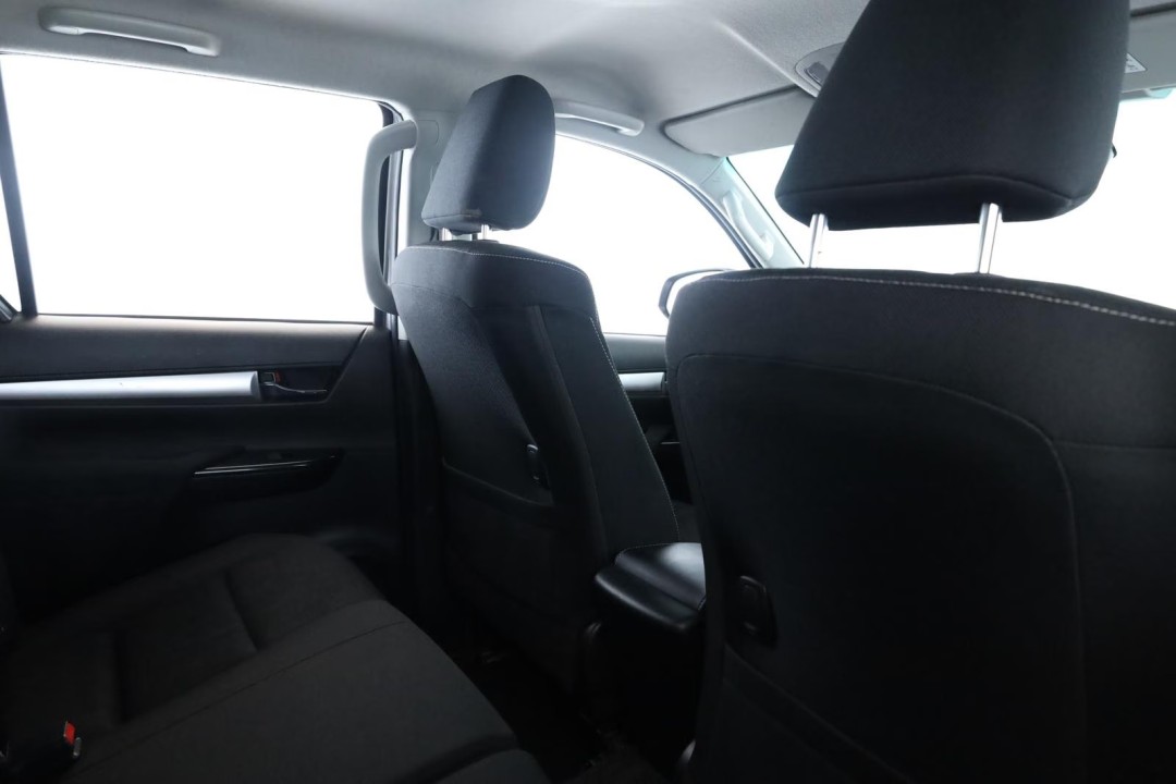 Toyota Hilux 2.8D Comfort - foto 15