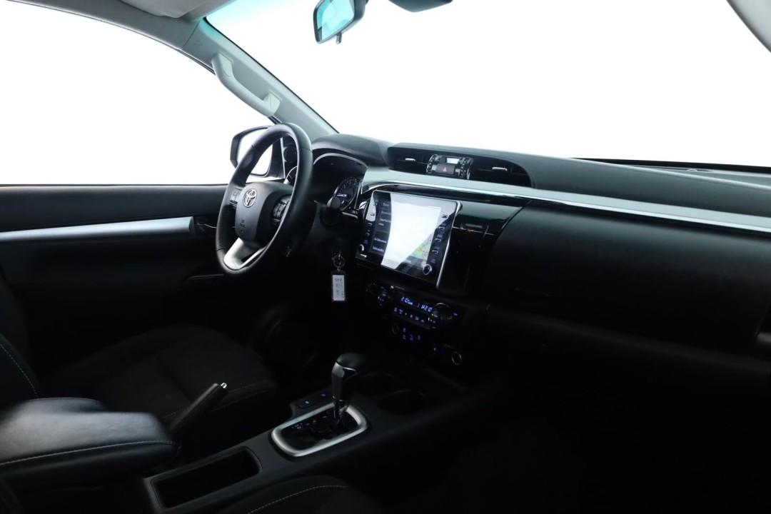 Toyota Hilux 2.8D Comfort - foto 17