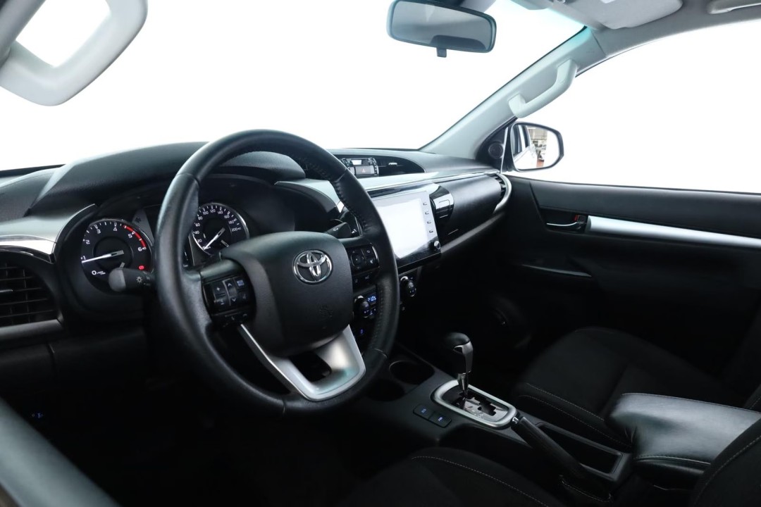 Toyota Hilux 2.8D Comfort - foto 12