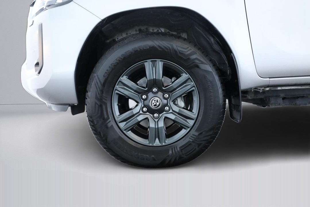 Toyota Hilux 2.8D Comfort - foto 28