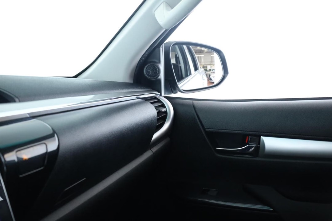 Toyota Hilux 2.8D Comfort - foto 23