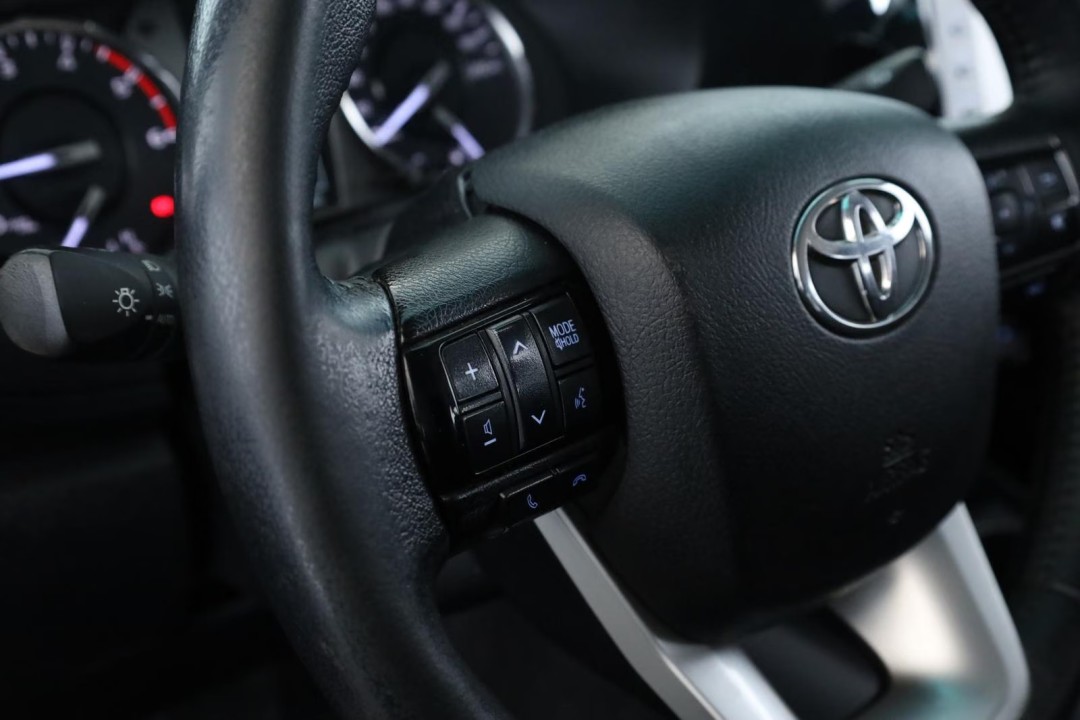 Toyota Hilux 2.8D Comfort - foto 19