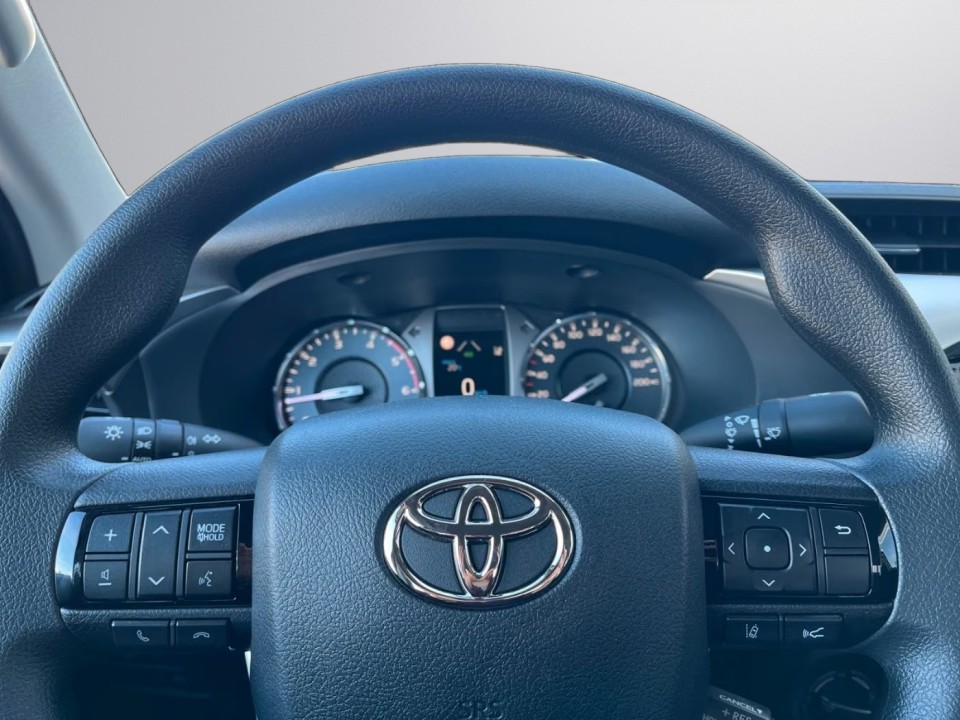 Toyota Hilux 2.4D - foto 12