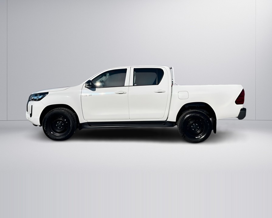 Toyota Hilux 2.4D (4)