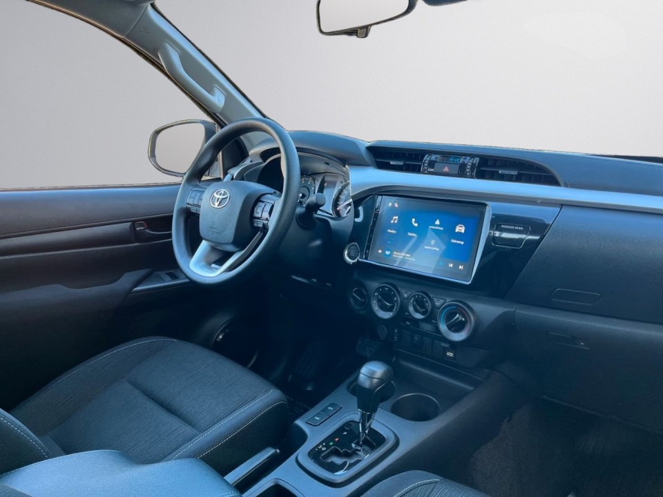 Toyota Hilux 2.4D - foto 9