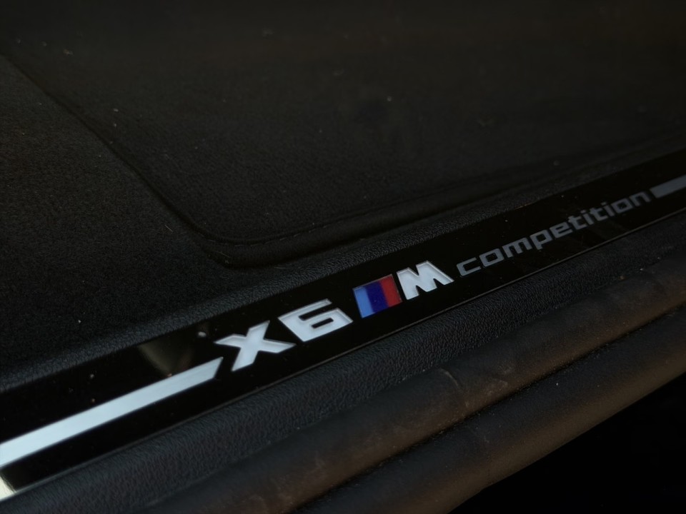 BMW X6 M Competition - foto 22
