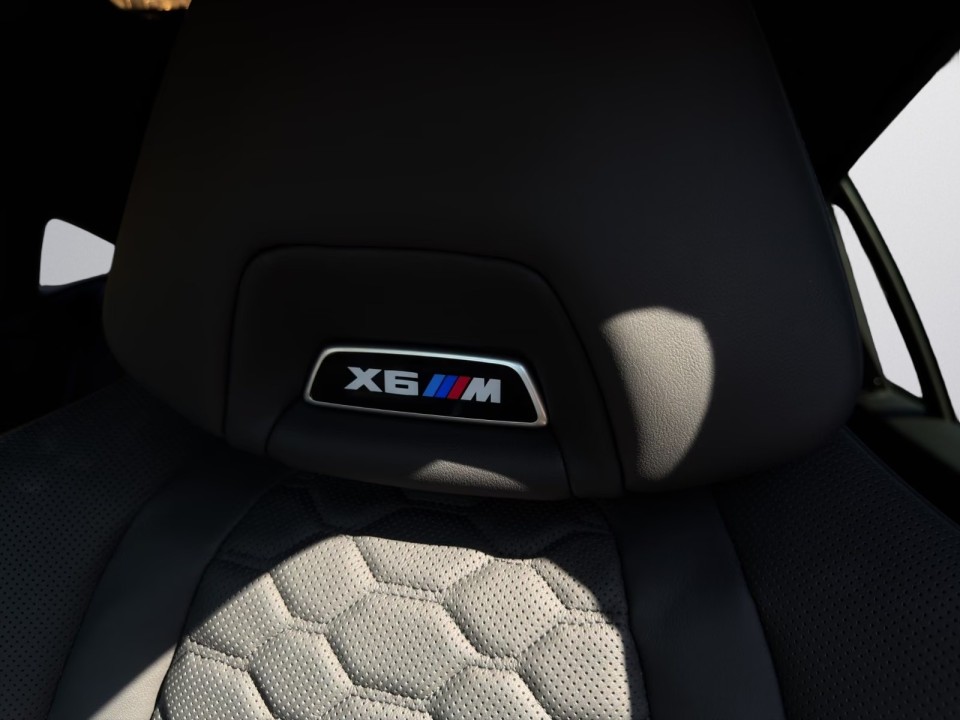 BMW X6 M Competition - foto 18